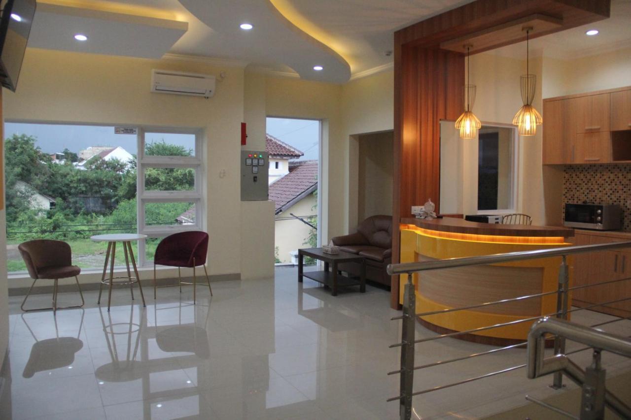 Griya Indah Sari 2*